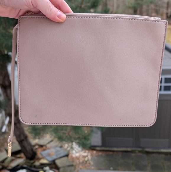 Elizabeth And James Beige Pouch (EUC) - Picture 1 of 11